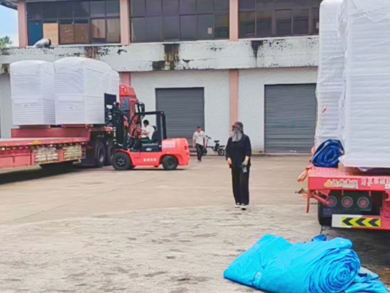 Pełne ładunki, dowód ciężkiej pracy.